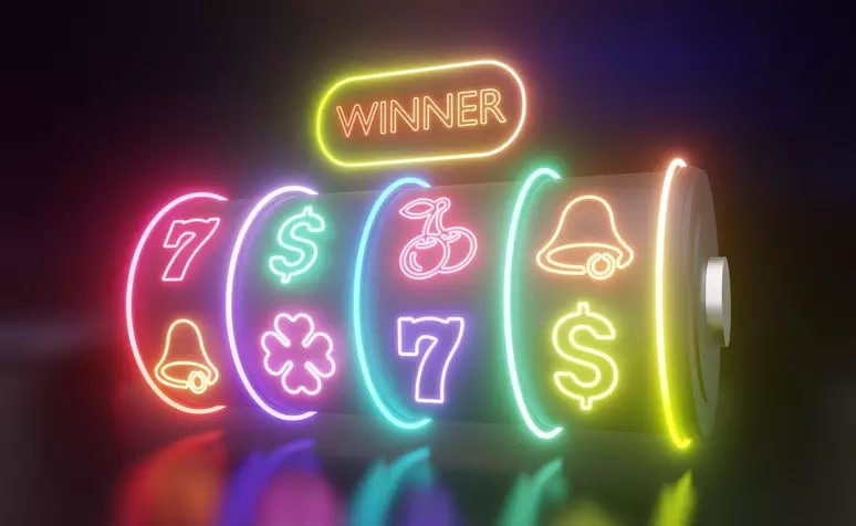 Antarmuka aplikasi mobile bambu4d menampilkan menu sportsbook, live dealer, dan slot games